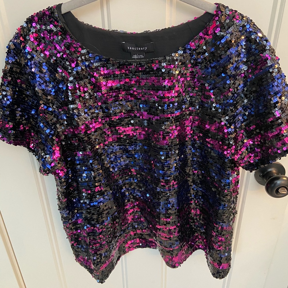 Sanctuary sequin tee -beautiful colors!